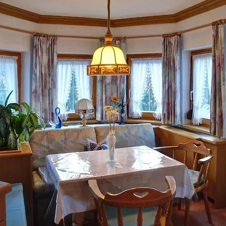 Guest house Gaestehaus Resi *