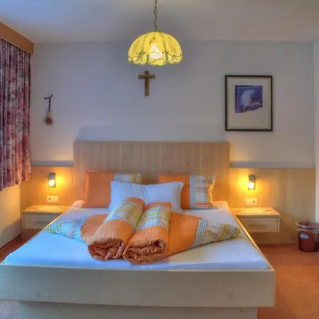 Guest house Gaestehaus Resi 3*