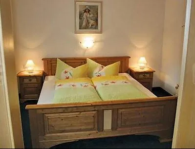 Guest house Gaestehaus Resi Jerzens
