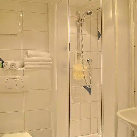 ゲストハウス Gaestehaus Resi